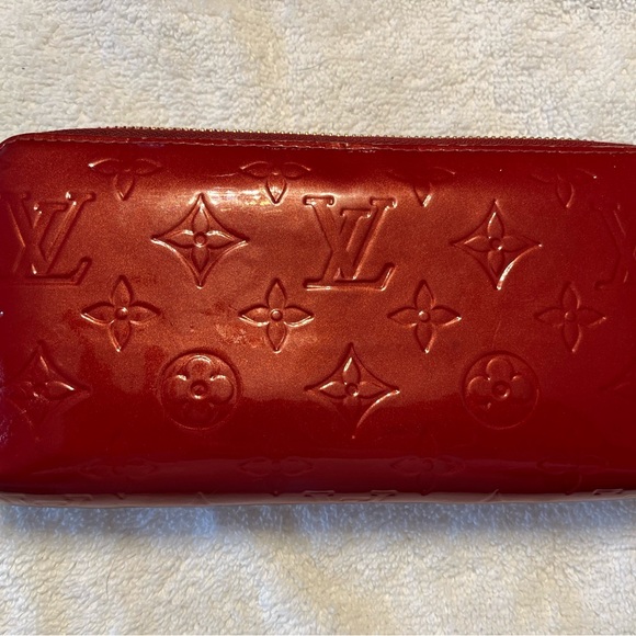 Louis Vuitton cherry red Vernis clutch zippy wallet - Picture 2 of 14